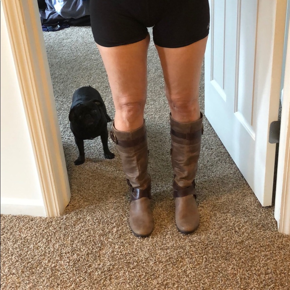 Stunning Pikilinos distressed brown leather boots